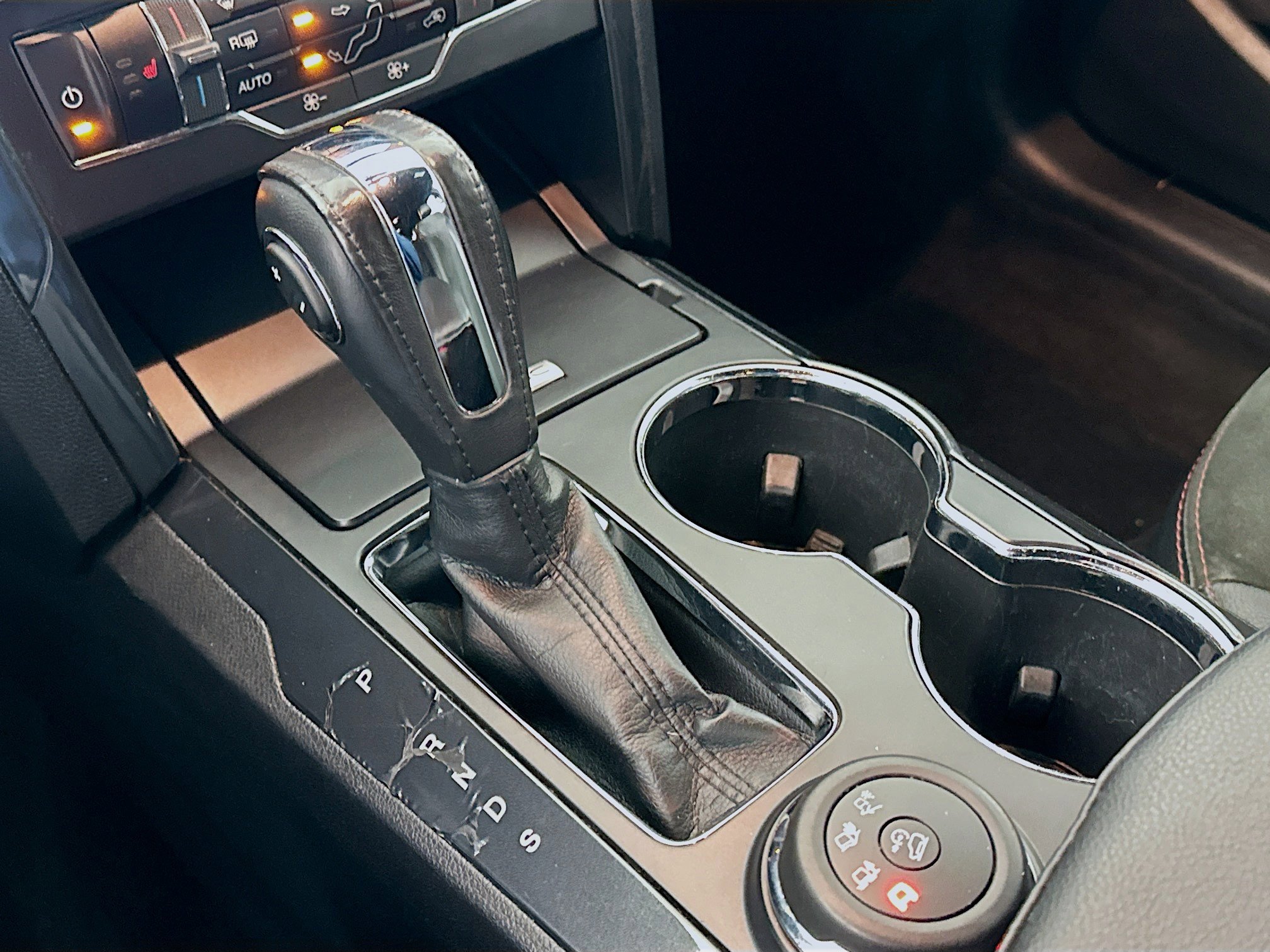 Used 2018 Ford Explorer XLT w/ Equipment Group 202A image 23