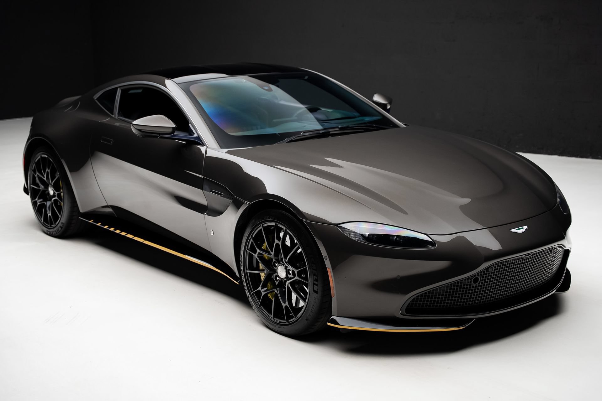 Used 2022 Aston Martin V8 Vantage Coupe RWD image 48