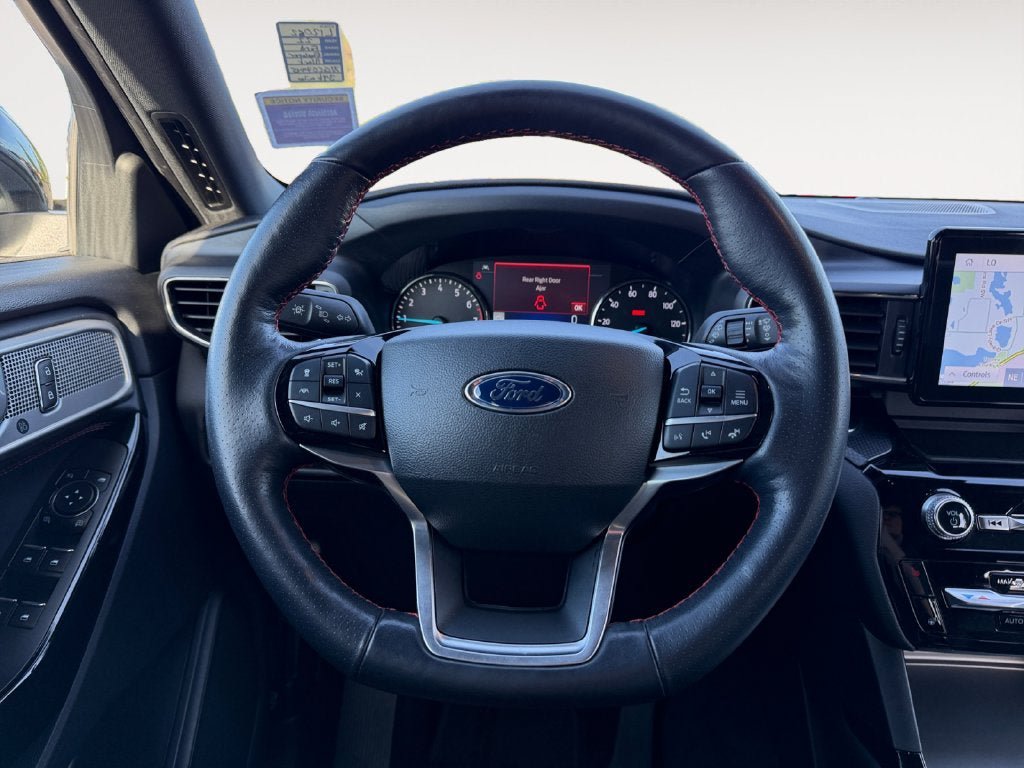 Used 2022 Ford Explorer ST-Line AWD/4WD image 13