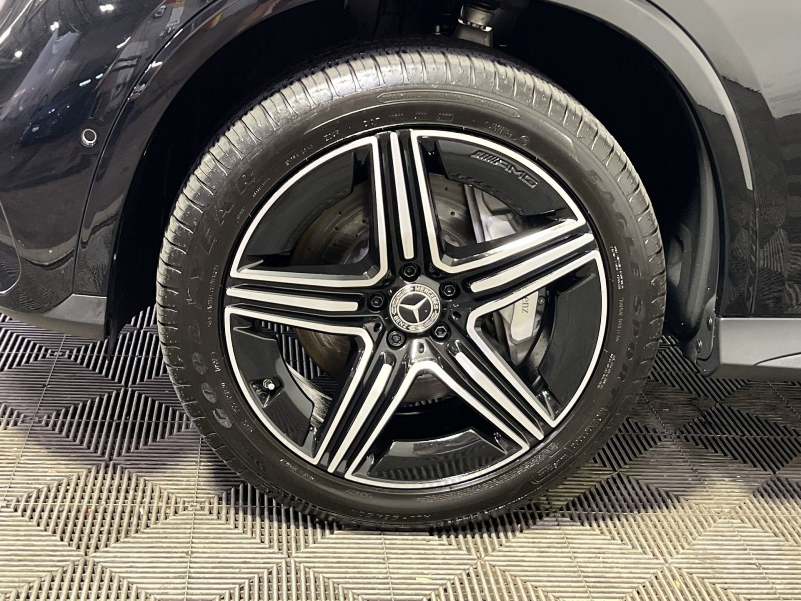 Used 2023 Mercedes-Benz GLC 300 4MATIC image 12