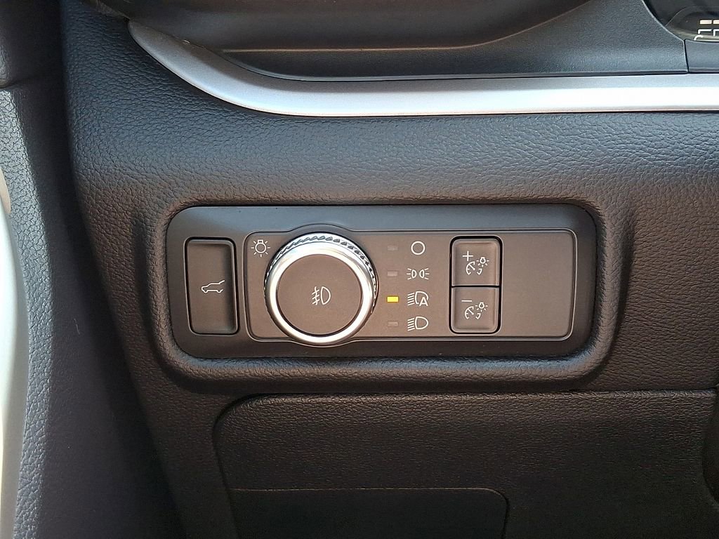 Used 2021 Ford Explorer XLT w/ Equipment Group 202A image 23