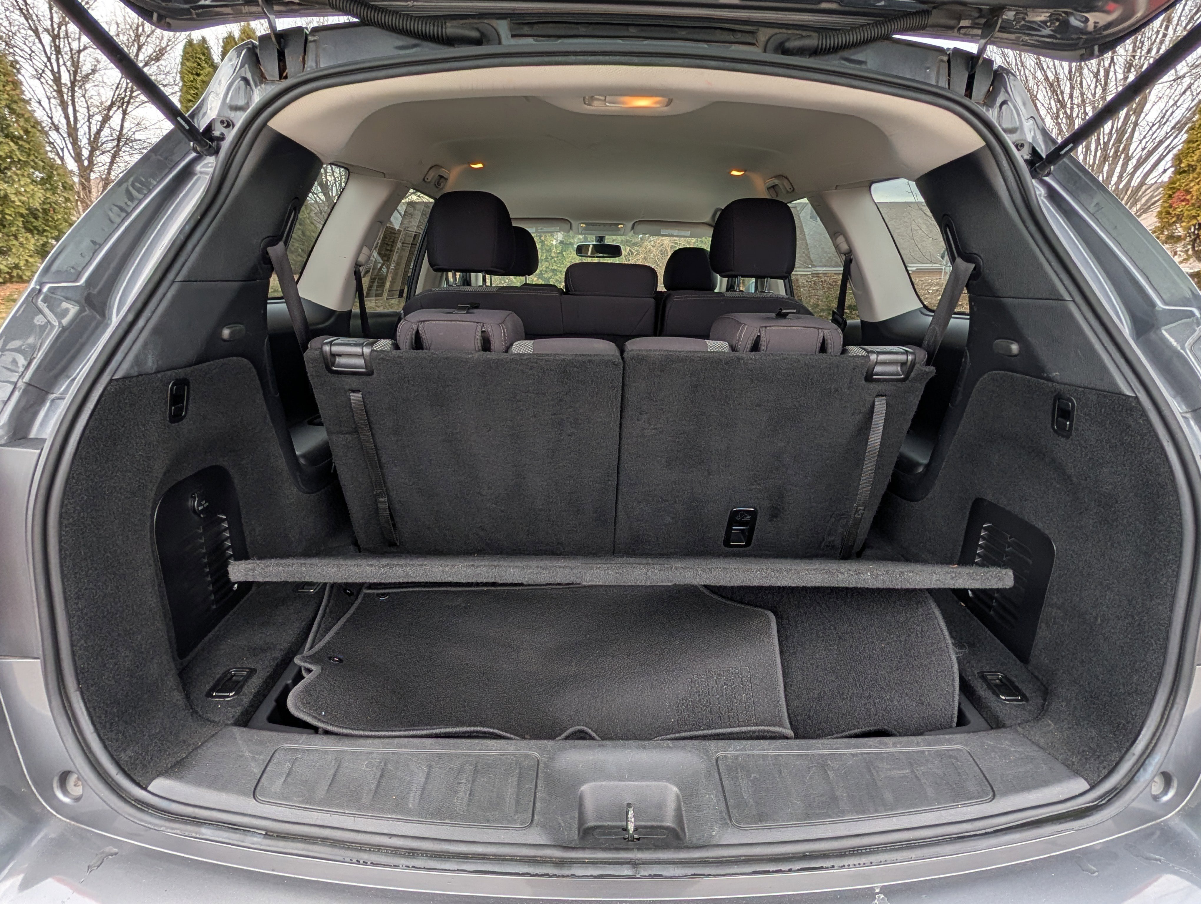 Used 2019 Nissan Pathfinder SV image 28