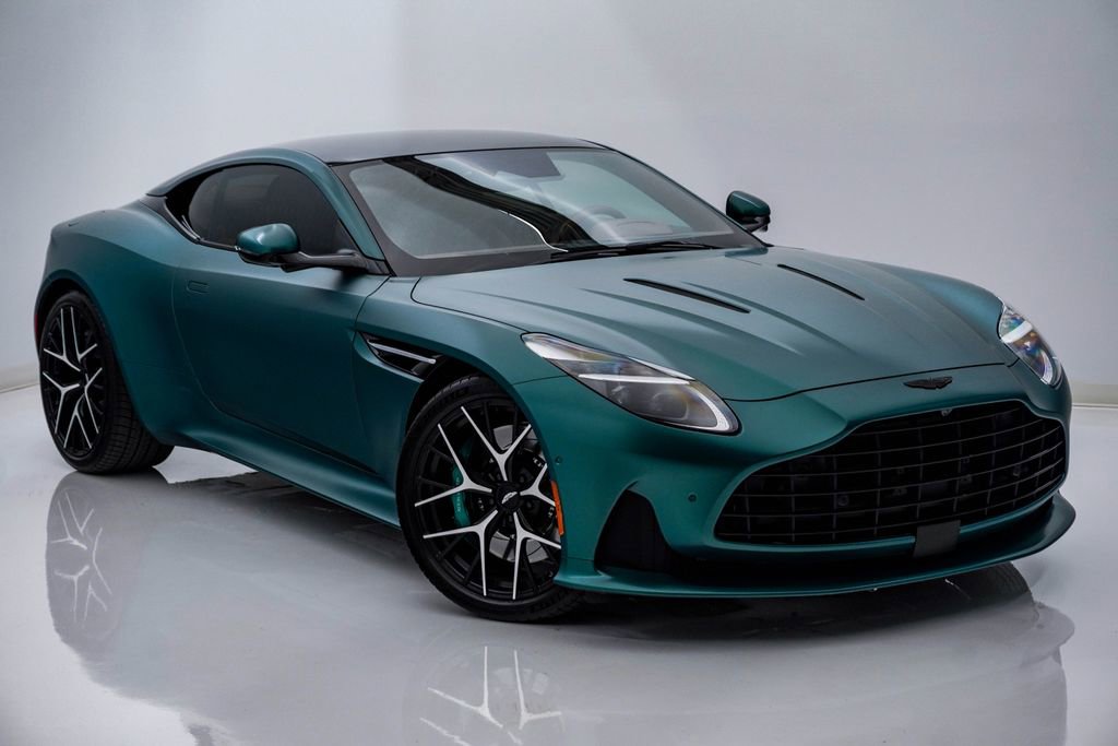 Used 2024 Aston Martin DB12 Coupe image 3