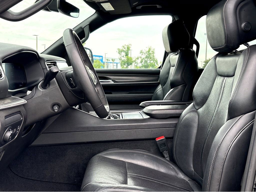 Used 2023 Jeep Wagoneer L Series II AWD/4WD image 15