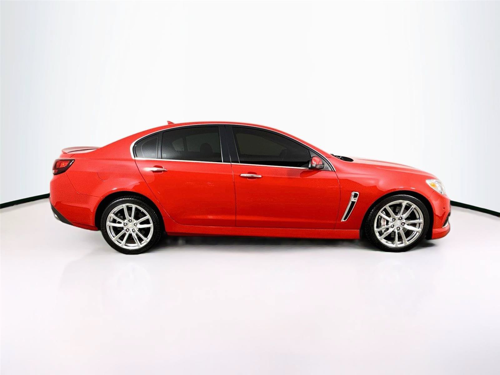 Used 2014 Chevrolet SS RWD image 7