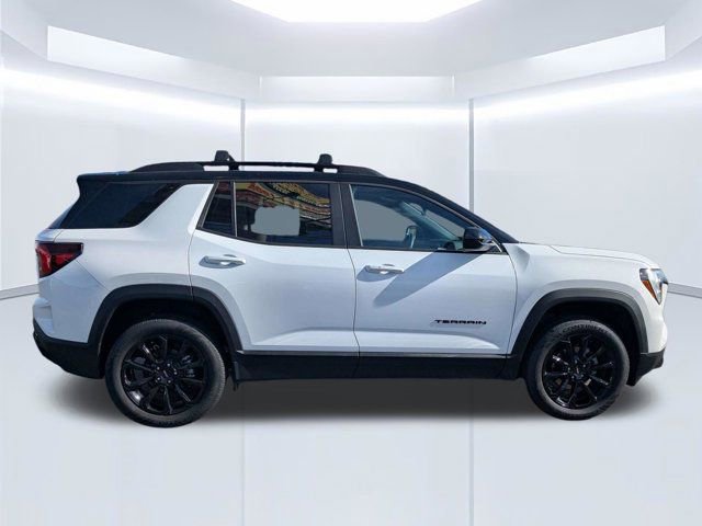Used 2026 GMC Terrain Elevation w/ Elevation Premium Package image 3