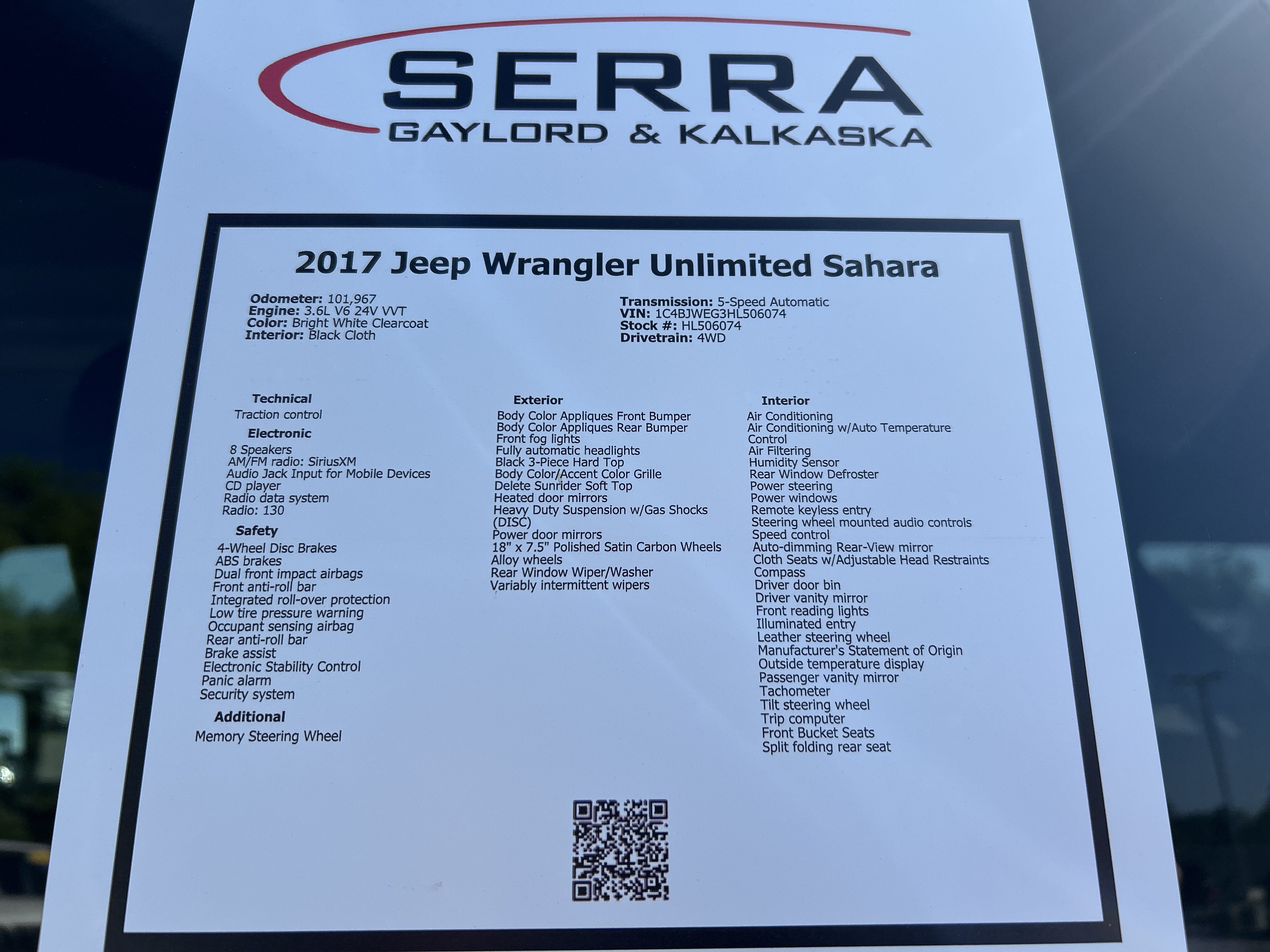 Used 2017 Jeep Wrangler Unlimited Sahara w/ Connectivity Group AWD/4WD image 25