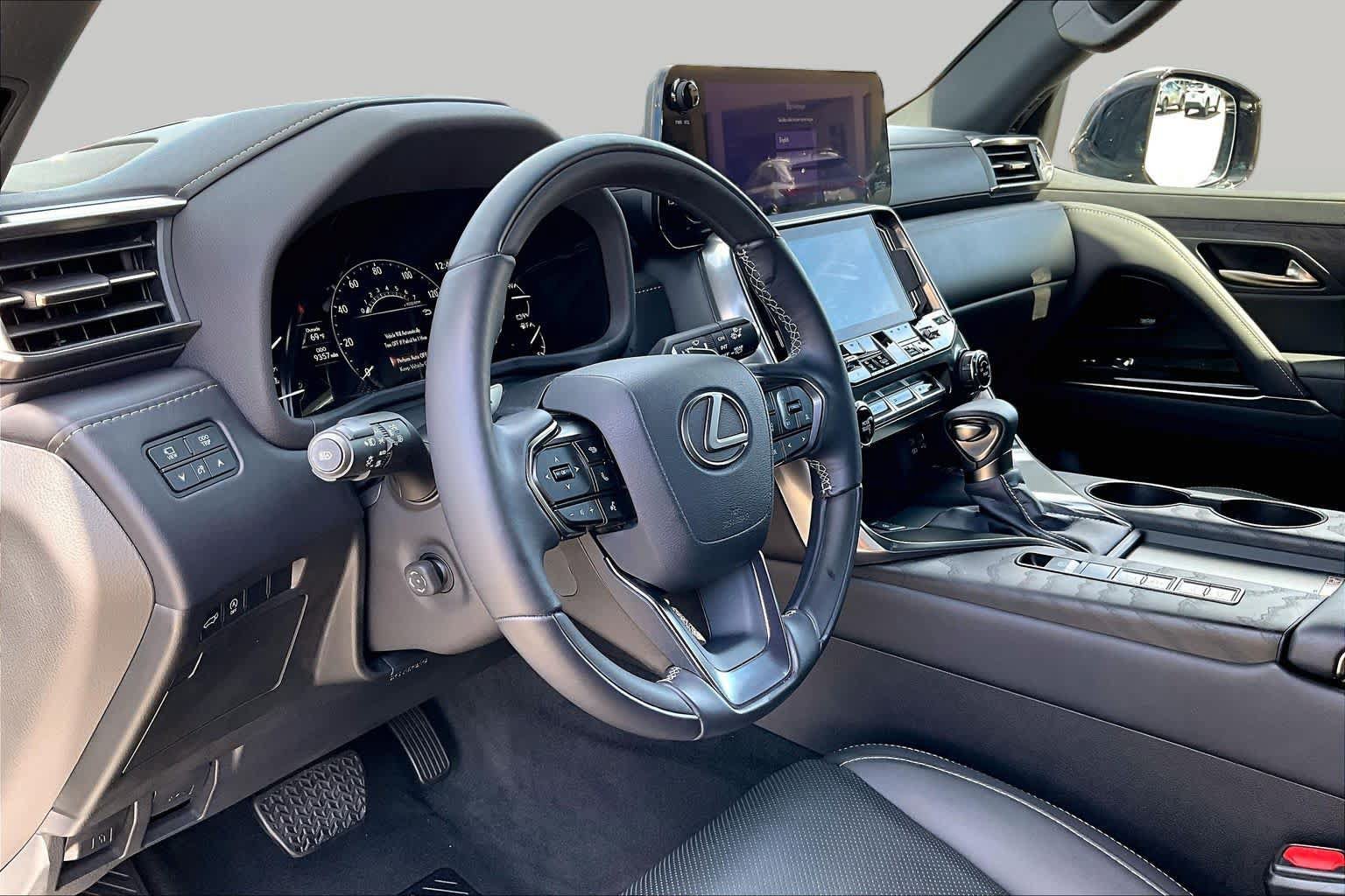 Used 2024 Lexus LX 600 4WD w/ Appearance Package image 16