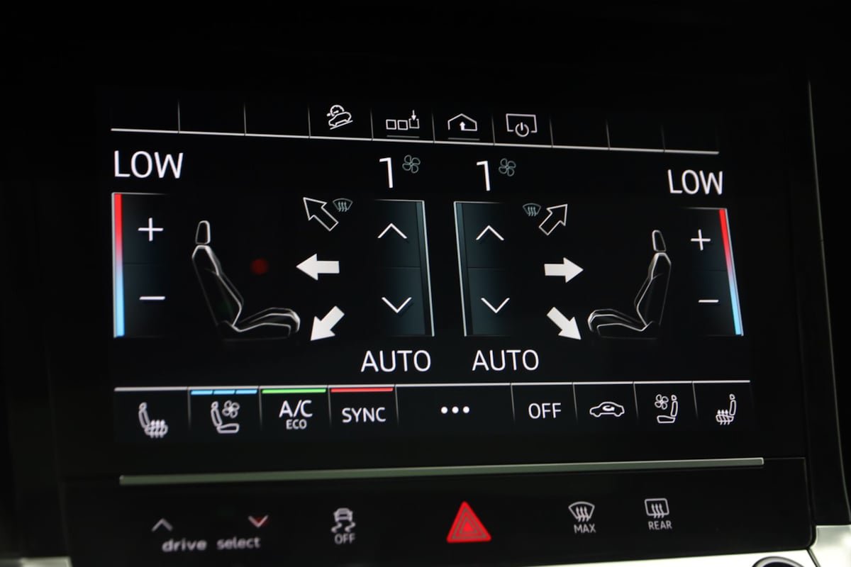 Used 2020 Audi e-tron Premium Plus AWD/4WD image 29
