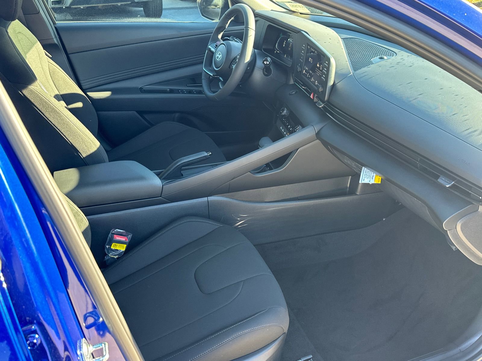 Certified 2025 Hyundai Elantra Sport image 13