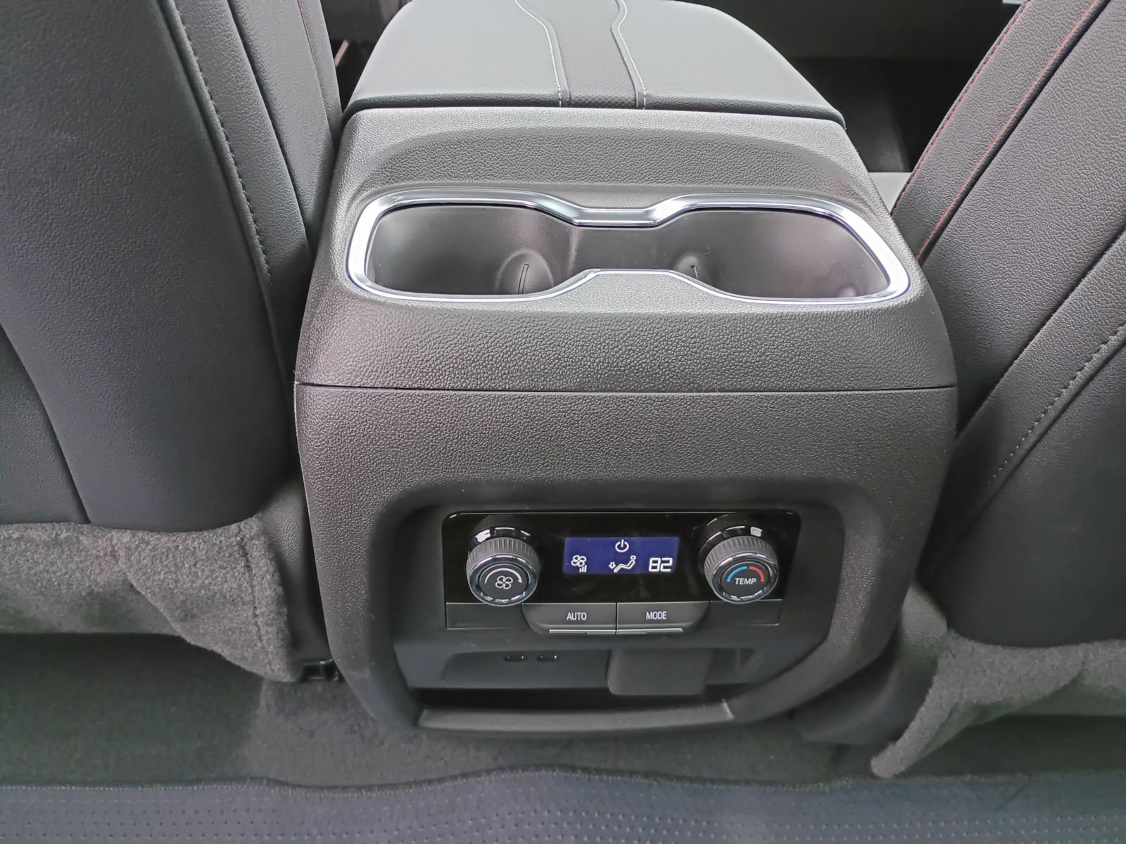 New 2026 Chevrolet Traverse Z71 w/ Driver Confidence Package image 27