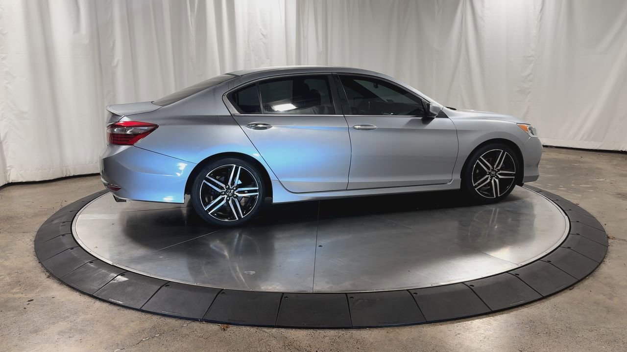 Used 2017 Honda Accord Sport image 2