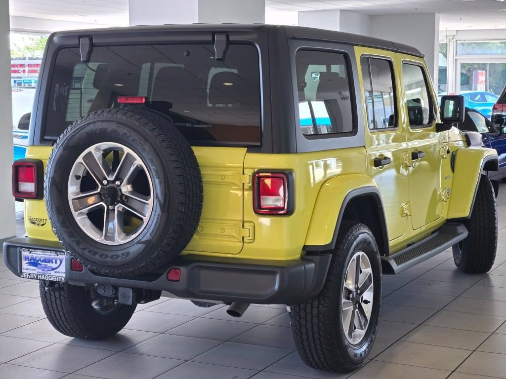 Used 2023 Jeep Wrangler Unlimited Sahara w/ Cold Weather Group AWD/4WD image 11
