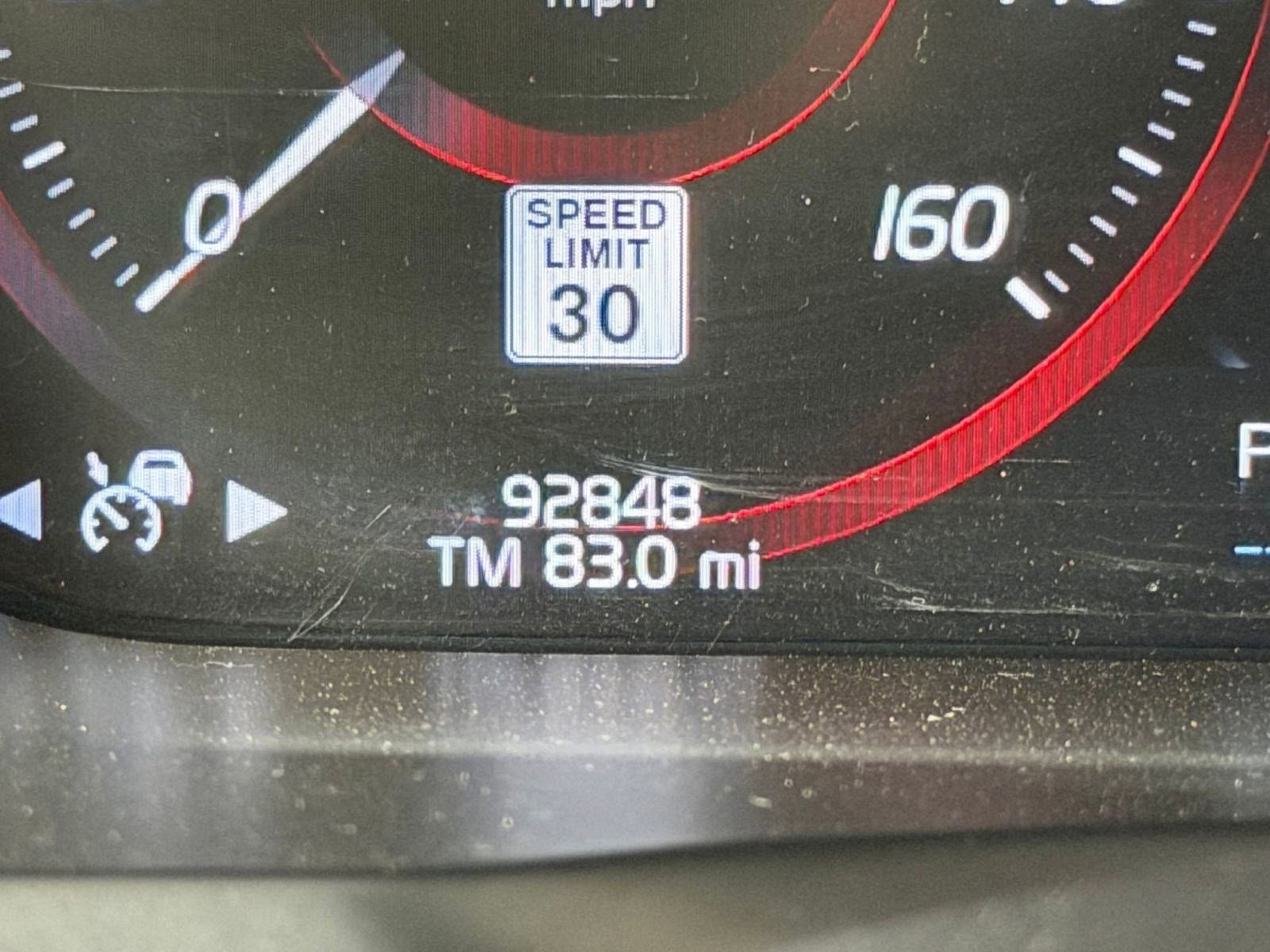 Used 2016 Volvo XC90 T6 Momentum w/ Momentum Plus Package image 20