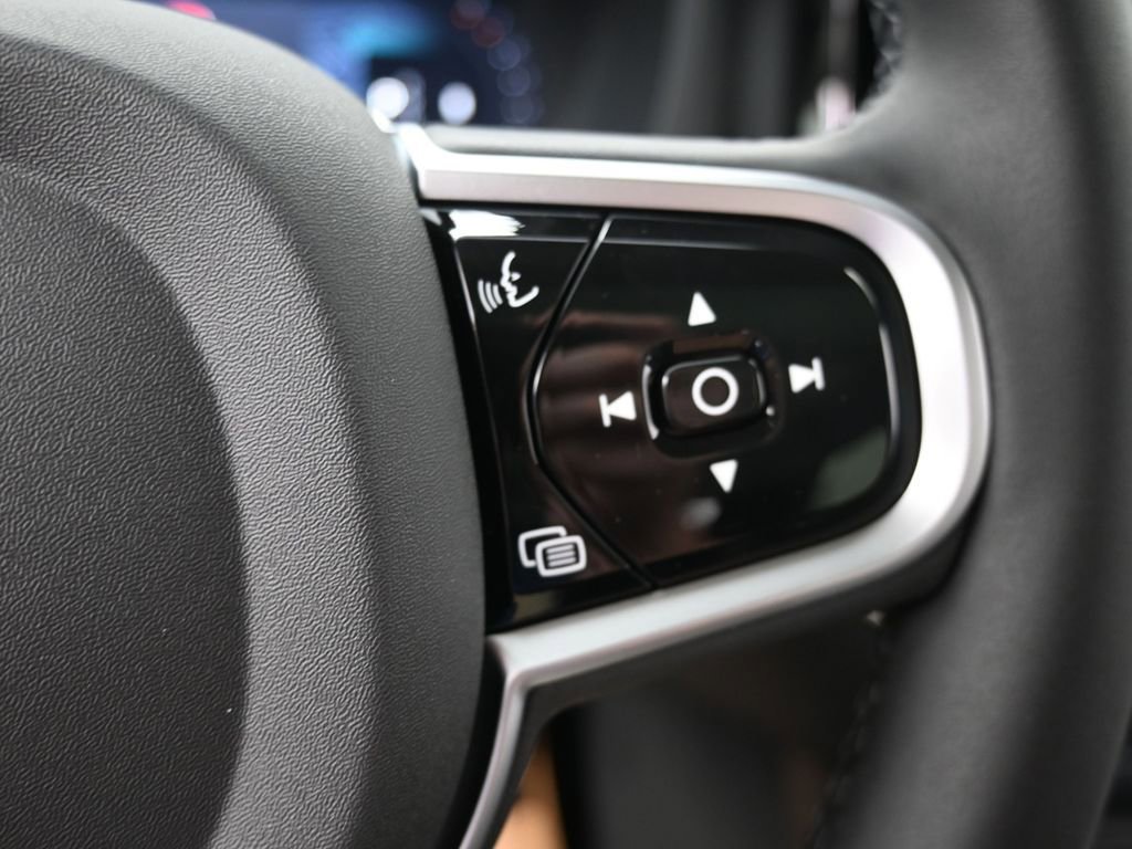 New 2026 Volvo XC60 B5 Plus w/ Protection Package Premier image 19