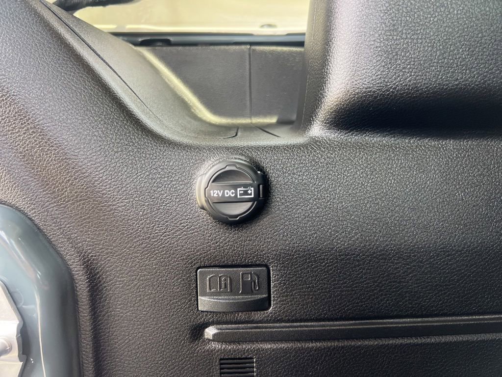 Used 2025 Jeep Wrangler Unlimited Sahara w/ Safety Group AWD/4WD image 48