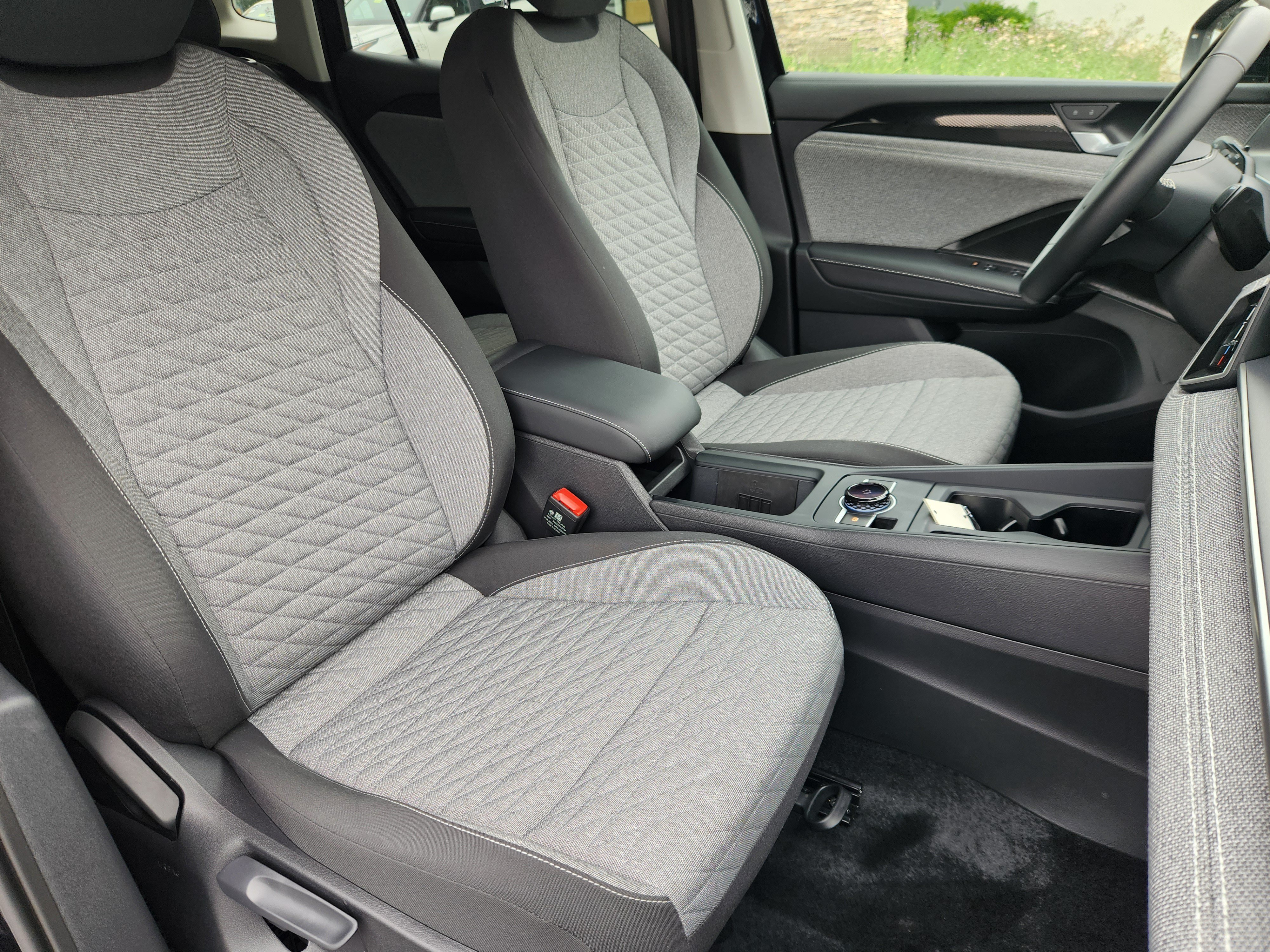 Used 2025 Volkswagen Tiguan S AWD/4WD image 14