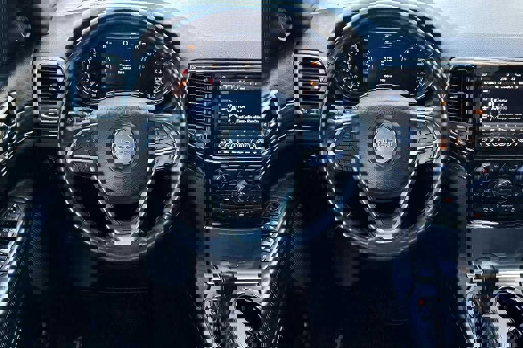 Used 2021 Jeep Grand Cherokee Limited w/ Luxury Group II image 11