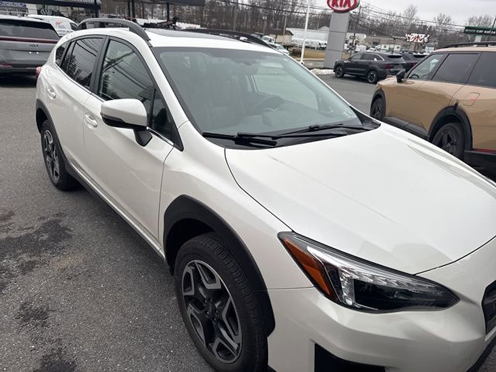 Used 2019 Subaru Crosstrek 2.0i Limited w/ Moonroof Package w/Navigation AWD/4WD image 3