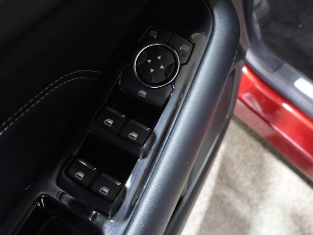 Used 2018 Ford Edge Titanium w/ Equipment Group 301A image 16