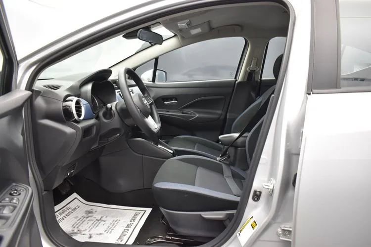 Used 2025 Nissan Versa SV FWD image 14