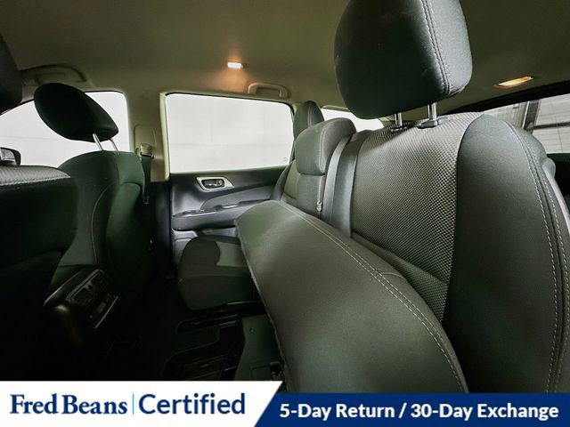 Used 2017 Nissan Pathfinder S image 24