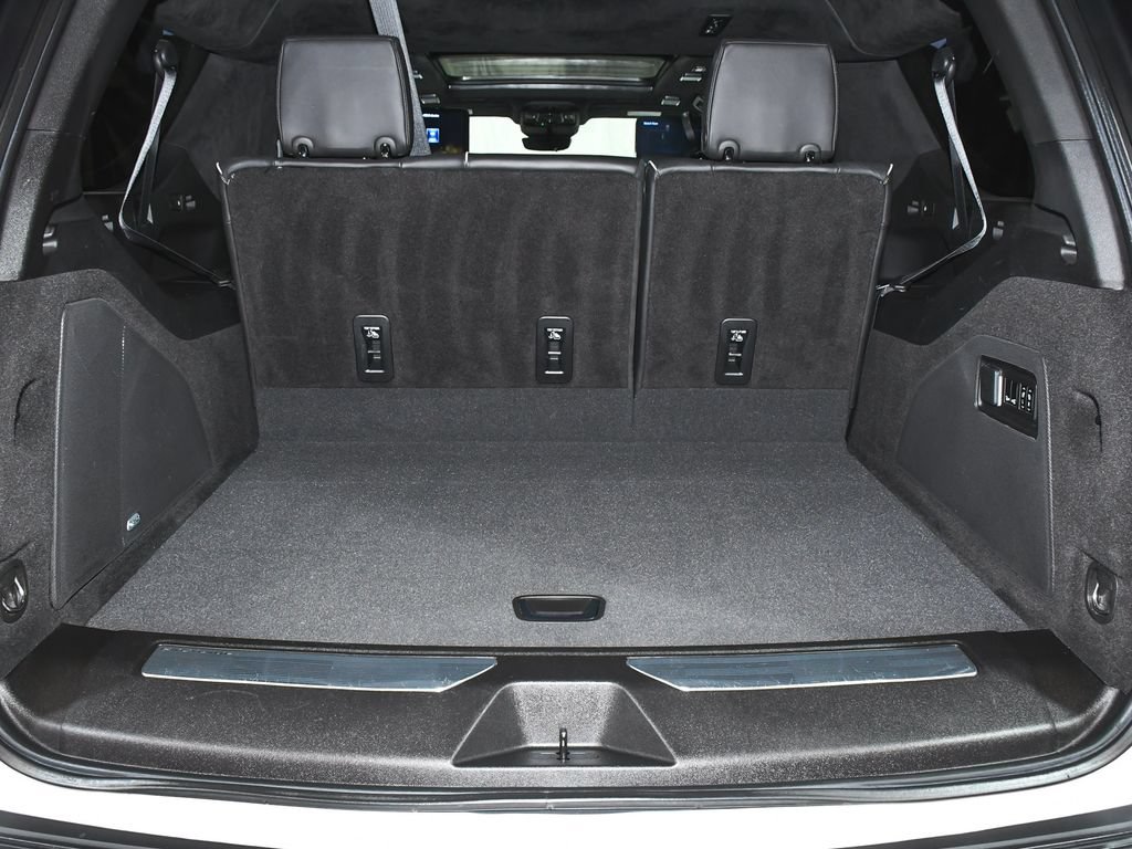 Used 2023 Cadillac Escalade ESV Sport Platinum AWD/4WD image 70