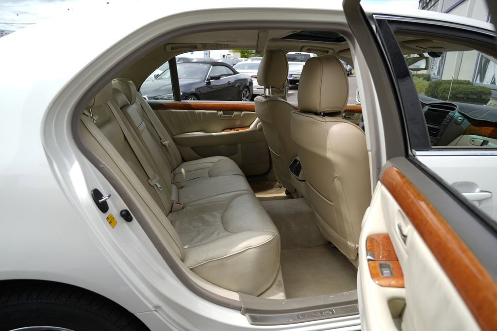 Used 2005 Lexus LS 430 RWD image 34
