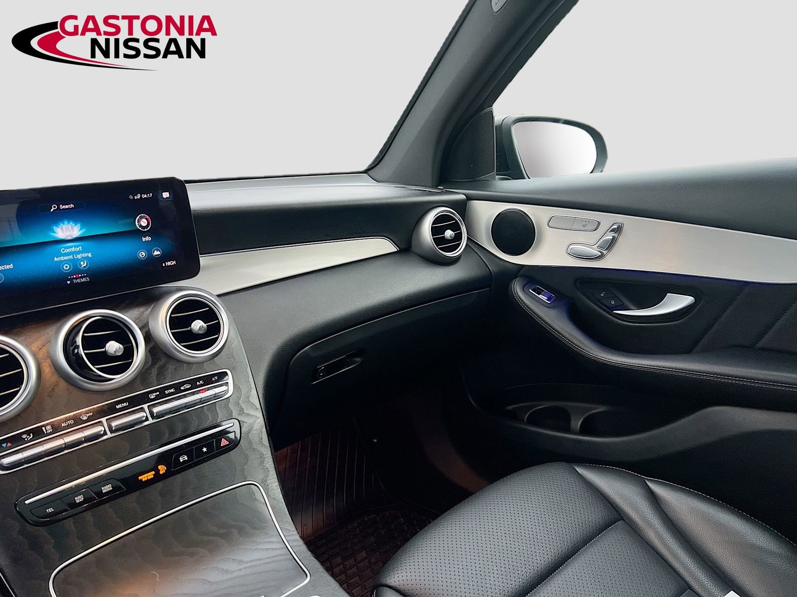 Used 2022 Mercedes-Benz GLC 300 image 30