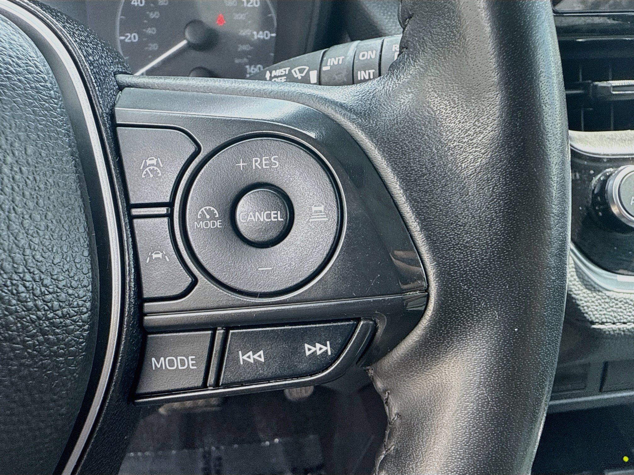 Used 2024 Toyota Corolla Cross LE w/ Moonroof Package FWD image 36