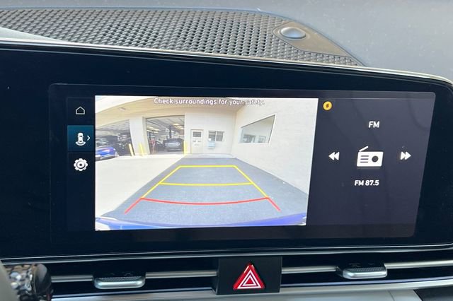 Used 2025 Hyundai Elantra Limited FWD image 24