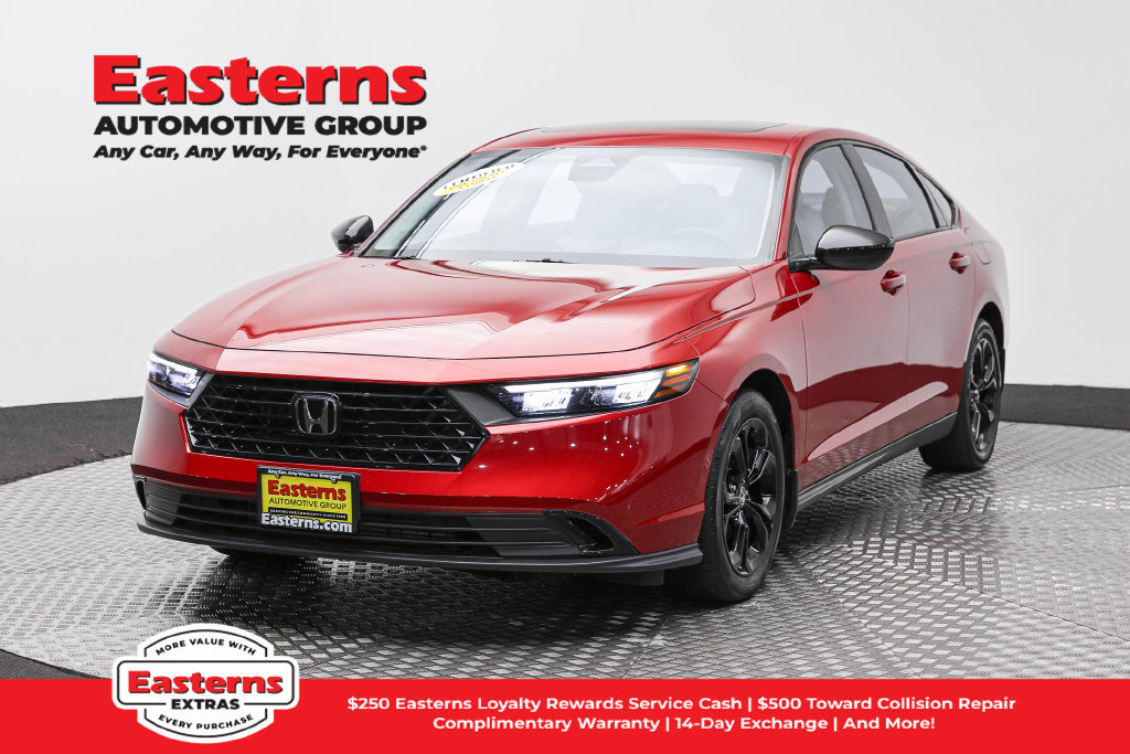 Used 2025 Honda Accord SE image 1