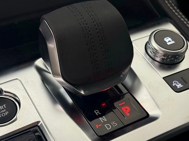 New 2025 Jaguar F-PACE R-Dynamic S image 38