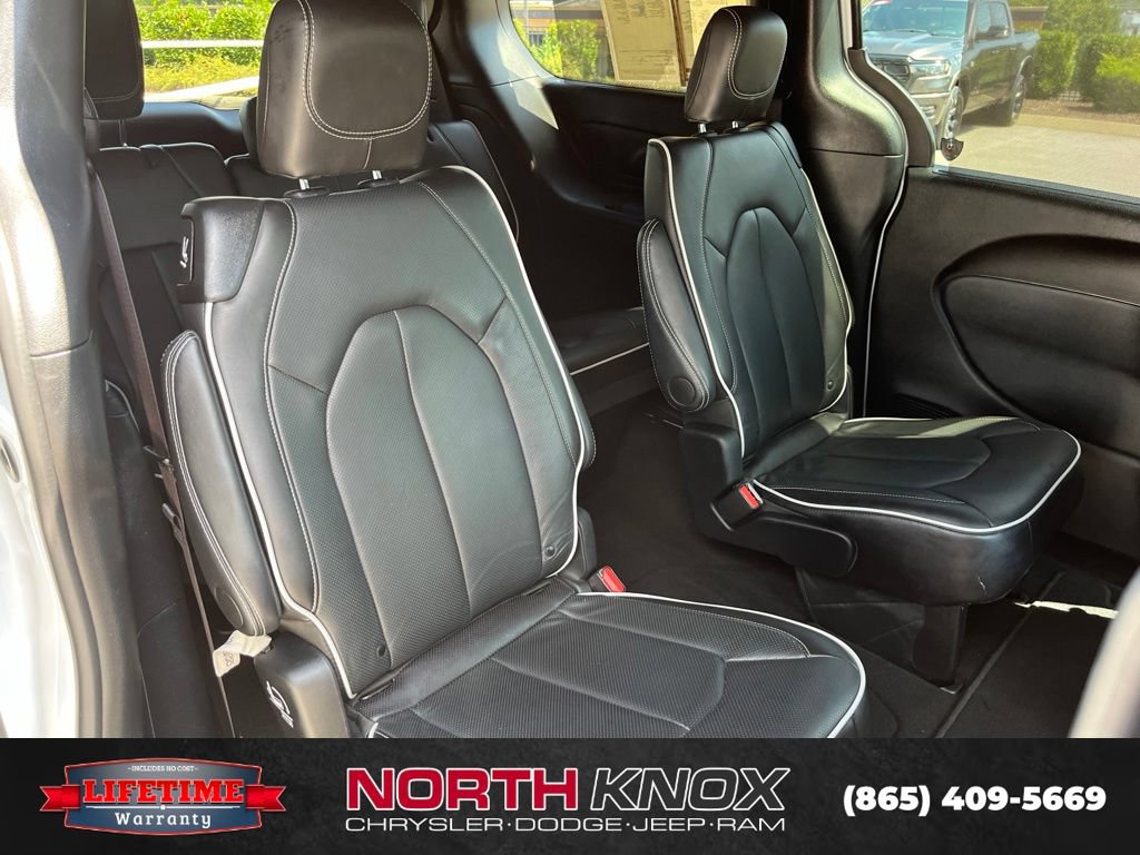 Used 2025 Chrysler Pacifica Limited FWD image 24