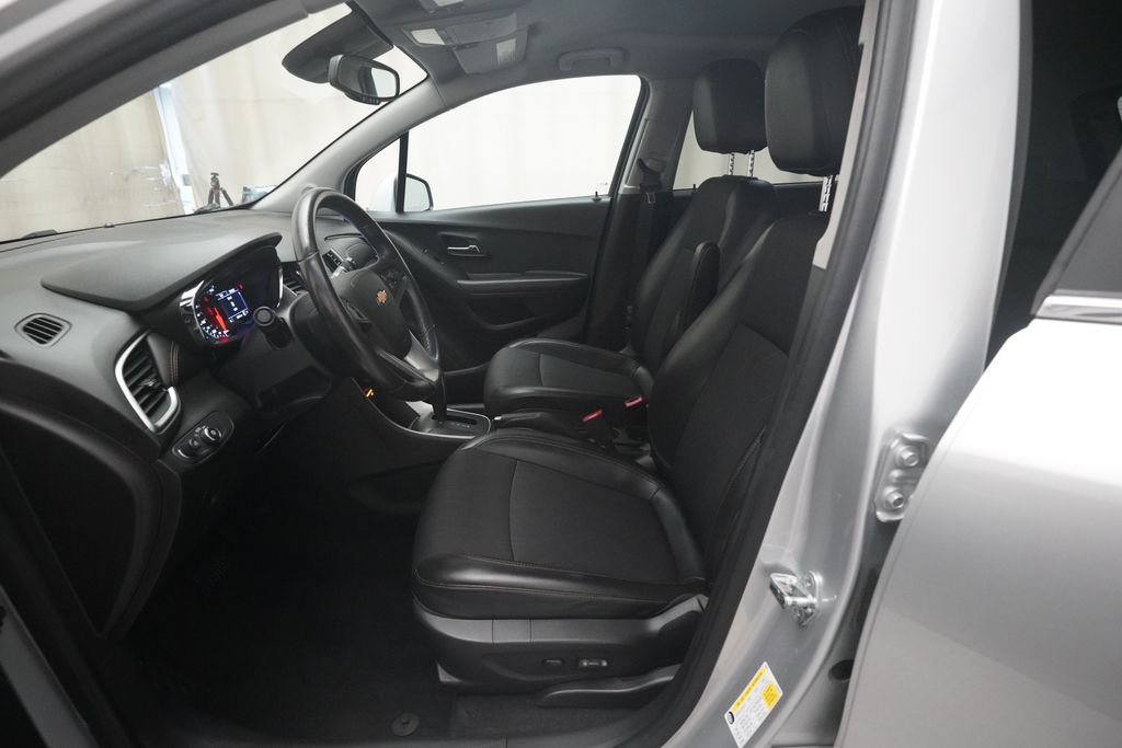 Used 2020 Chevrolet Trax LT w/ LT Convenience Package FWD image 7