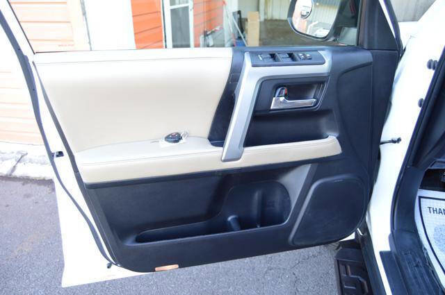 Used 2014 Toyota 4Runner SR5 Premium AWD/4WD image 34