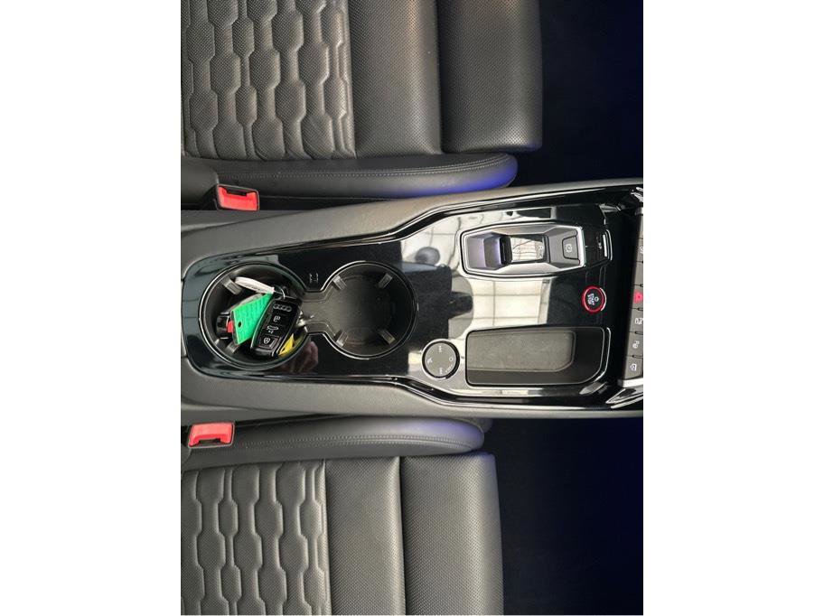 Used 2022 Audi e-tron GT Prestige w/ Prestige Package image 21