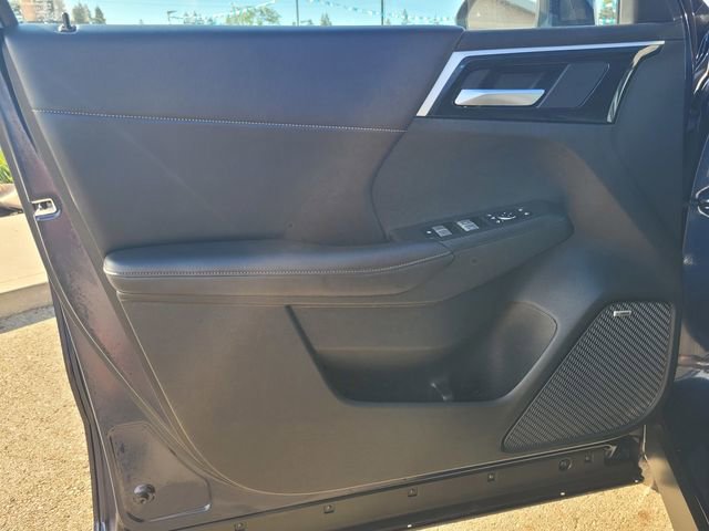 Used 2025 Mitsubishi Outlander SE image 18