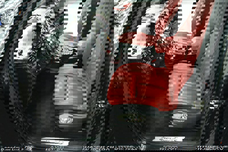 Used 2018 Porsche Macan GTS AWD/4WD image 14