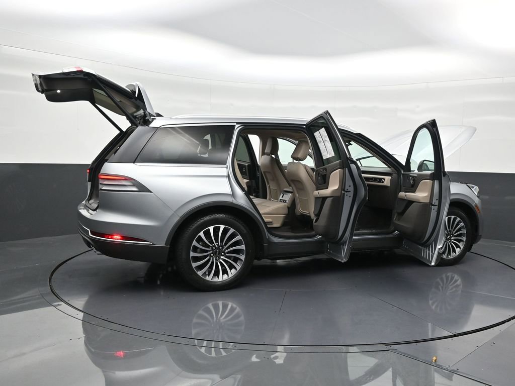 Used 2023 Lincoln Aviator Reserve image 34