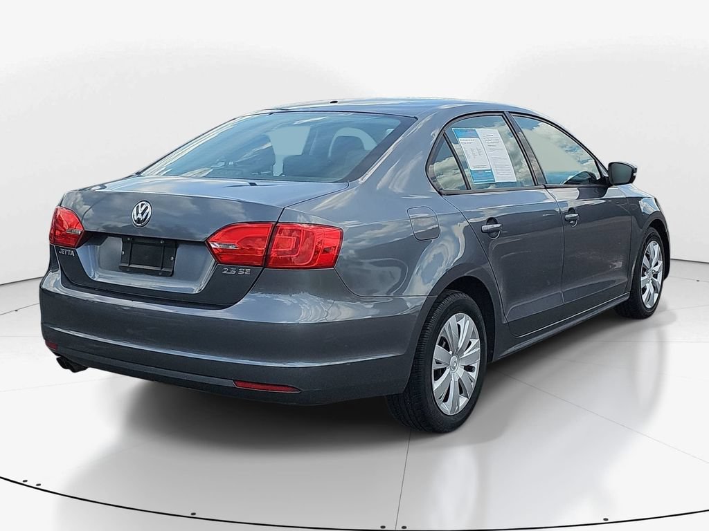 Used 2011 Volkswagen Jetta SE FWD image 6