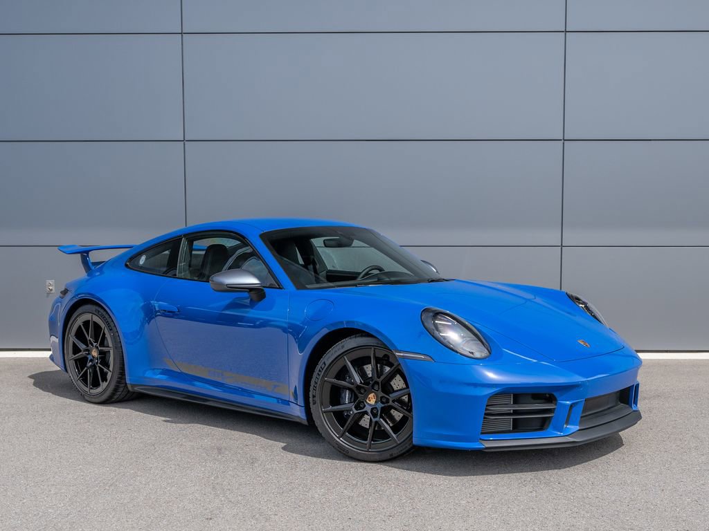 Used 2025 Porsche 911 Carrera RWD image 4