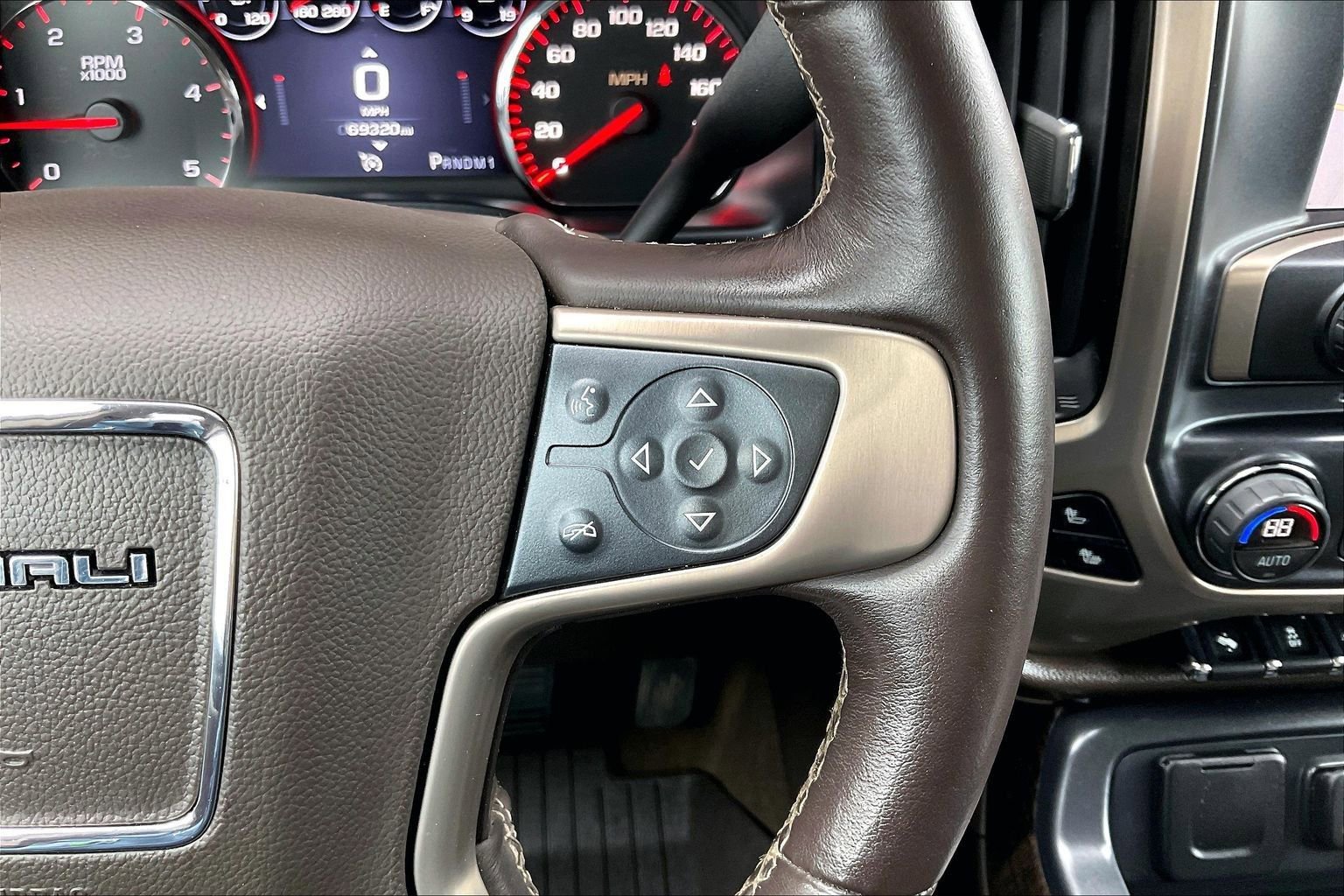 Used 2015 GMC Sierra 2500 Denali image 11