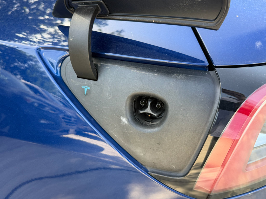 Used 2020 Tesla Model 3 Standard Range RWD image 32