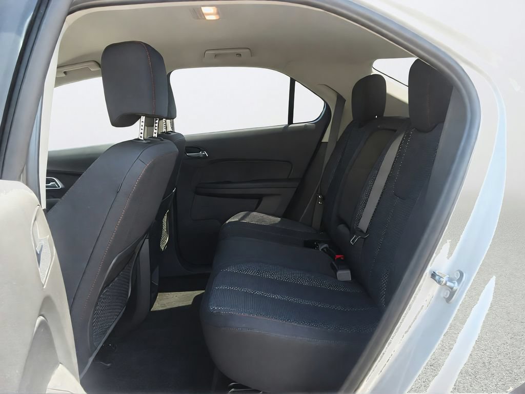 Used 2017 Chevrolet Equinox LS FWD image 32