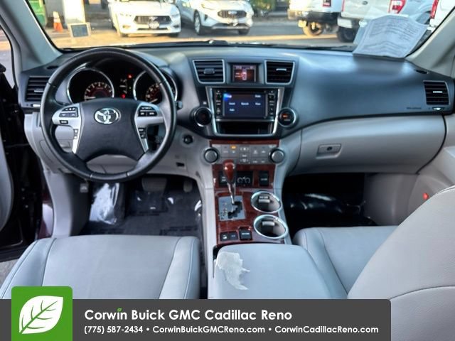 Used 2013 Toyota Highlander Limited AWD/4WD image 29