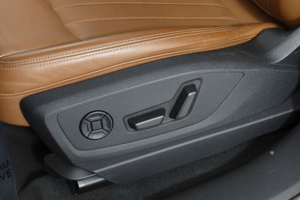 Used 2024 Audi Q8 e-tron Premium Plus w/ Premium Plus Package AWD/4WD image 23