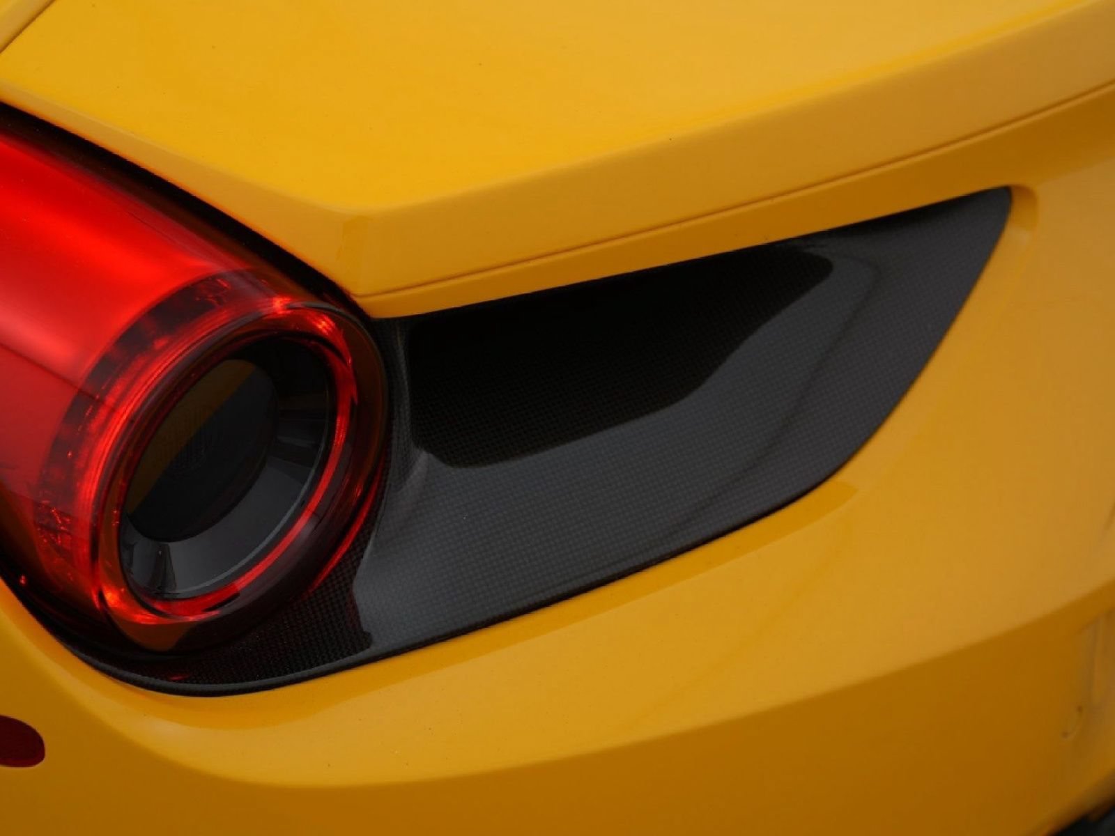 Used 2018 Ferrari 488 Spider RWD image 45