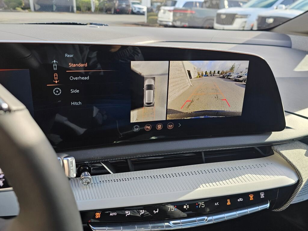 New 2026 Cadillac Optiq Luxury 1 image 33