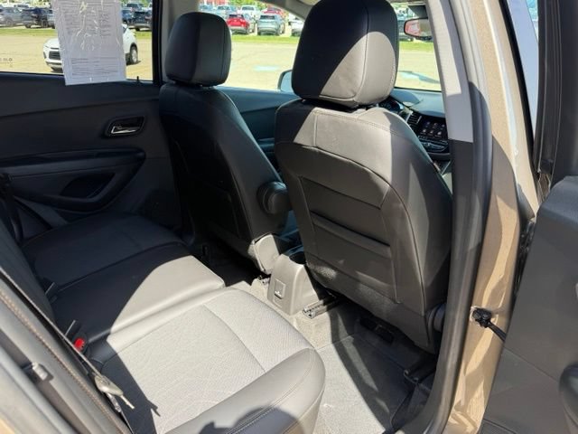 Used 2022 Chevrolet Trax LT w/ LT Convenience Package AWD/4WD image 25
